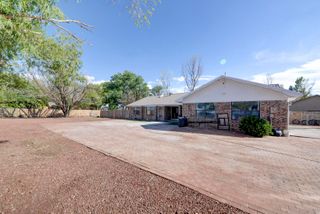 712 SALIDA SANDIA SW, Albuquerque, NM 87105