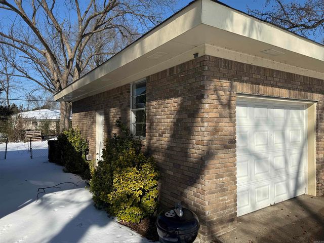 131 Farmere Circle, North Little Rock, AR 72118