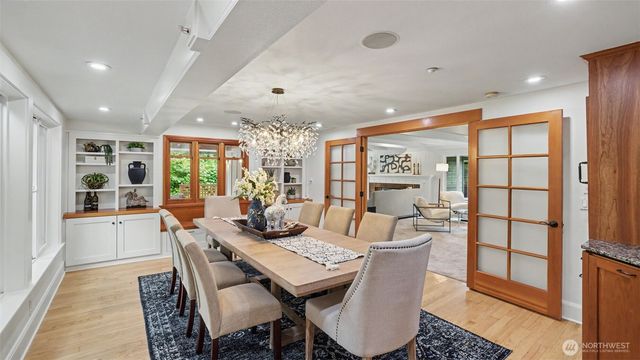10555 SE 28th Street, Beaux Arts, WA 98004