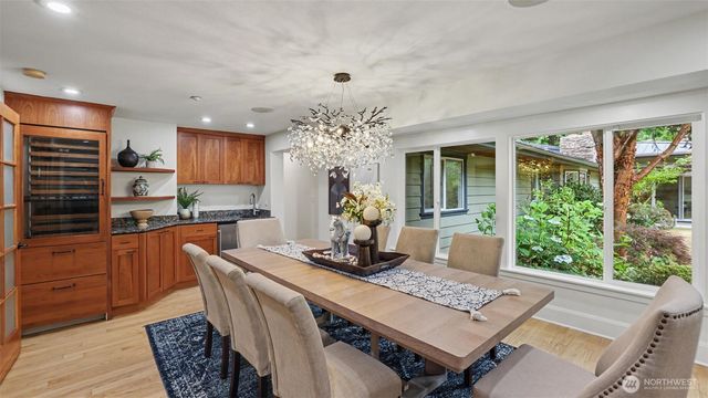 10555 SE 28th Street, Beaux Arts, WA 98004