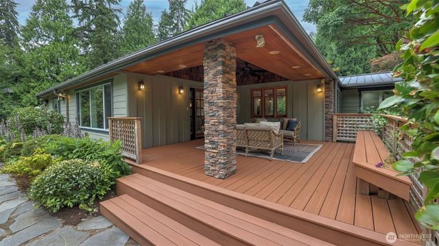 10555 SE 28th Street, Beaux Arts, WA 98004