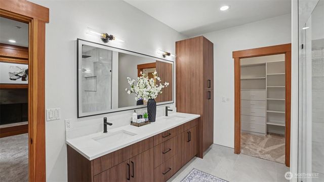 10555 SE 28th Street, Beaux Arts, WA 98004
