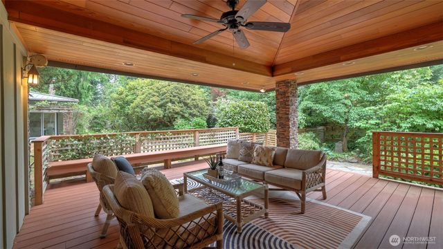 10555 SE 28th Street, Beaux Arts, WA 98004