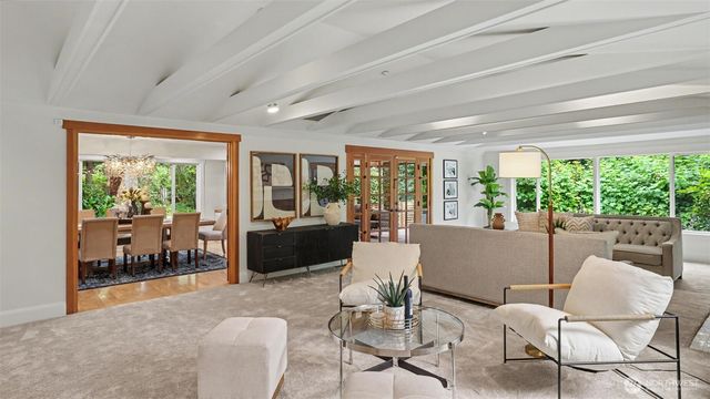 10555 SE 28th Street, Beaux Arts, WA 98004