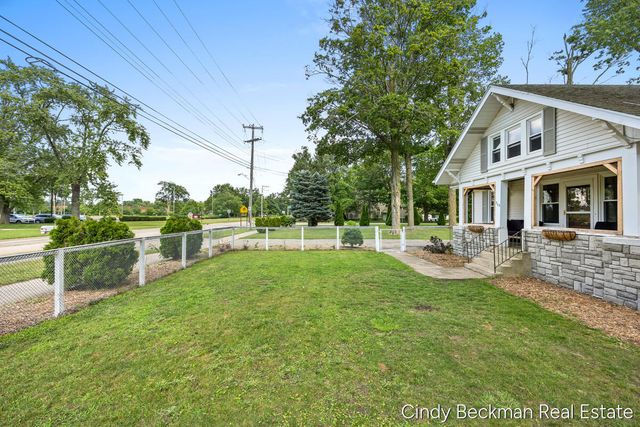 368 E 24th Street, Holland, MI 49423