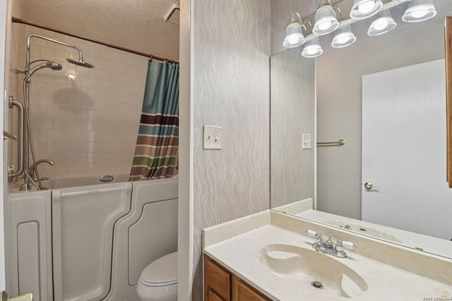 1101 Andre, Schertz, TX 78154