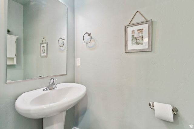 855 W CAPRAIA CT, Midvale, UT 84047