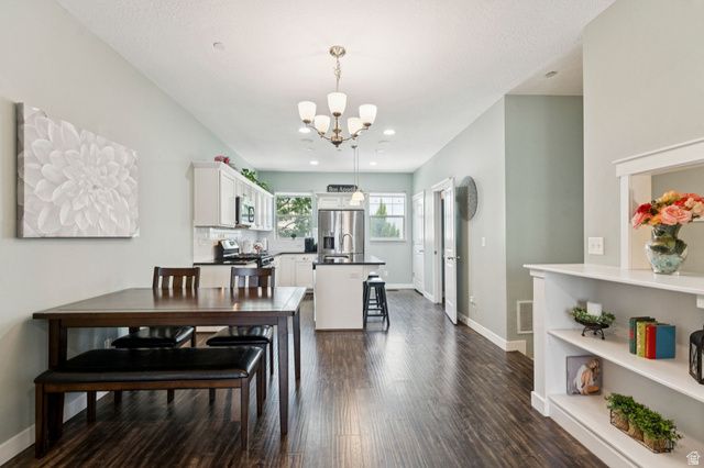 855 W CAPRAIA CT, Midvale, UT 84047