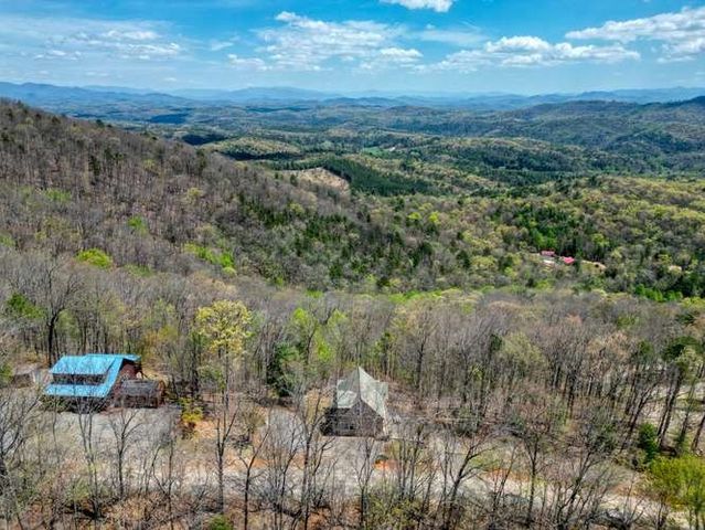 520 Sahkanaga Drive, Murphy, NC 28906