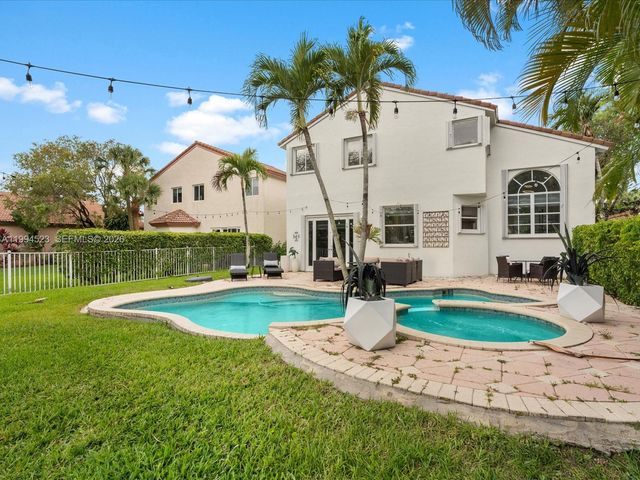 1607 SW 157th Avenue, Pembroke Pines, FL 33027