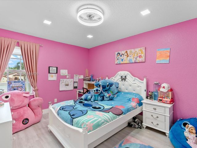 1607 SW 157th Avenue, Pembroke Pines, FL 33027