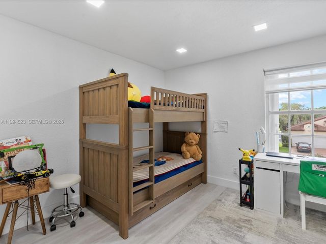 1607 SW 157th Avenue, Pembroke Pines, FL 33027