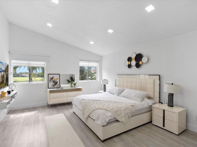 1607 SW 157th Avenue, Pembroke Pines, FL 33027