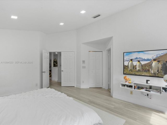 1607 SW 157th Avenue, Pembroke Pines, FL 33027