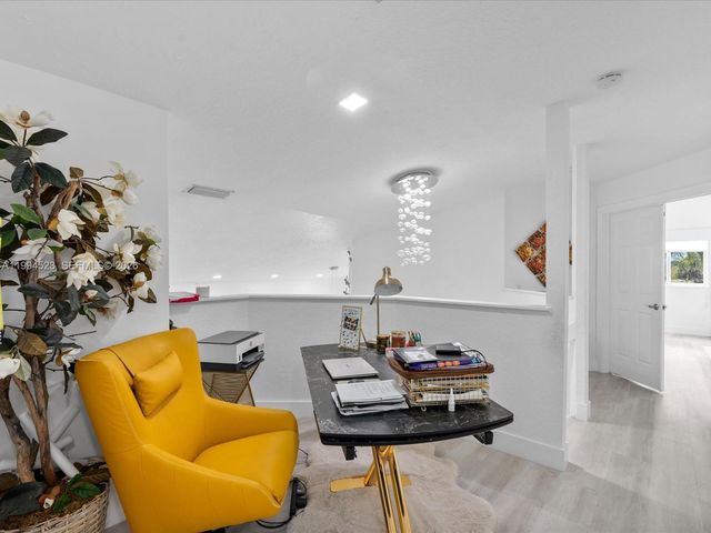 1607 SW 157th Avenue, Pembroke Pines, FL 33027