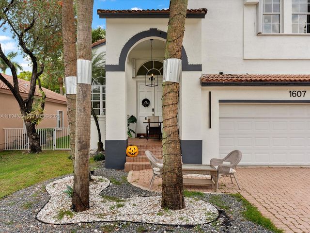 1607 SW 157th Avenue, Pembroke Pines, FL 33027