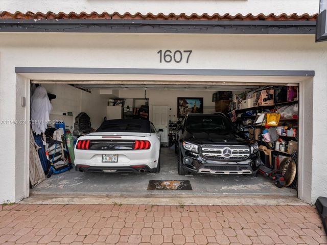 1607 SW 157th Avenue, Pembroke Pines, FL 33027