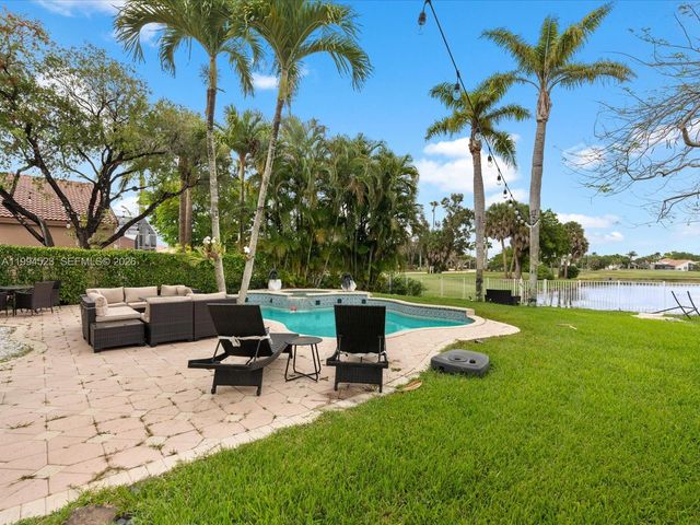 1607 SW 157th Avenue, Pembroke Pines, FL 33027