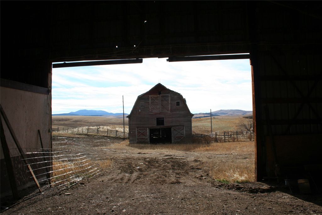 981 Cora Creek Road, Raynesford, MT 59469 photo 5