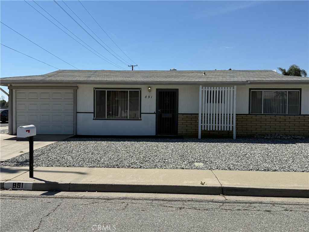 891 S Inez, Hemet, CA 92543