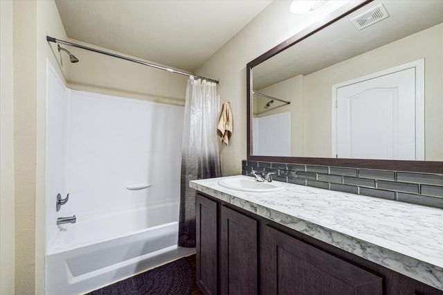700 Sea Avenue 10, Eureka, CA 95503