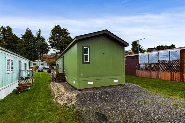 700 Sea Avenue 10, Eureka, CA 95503