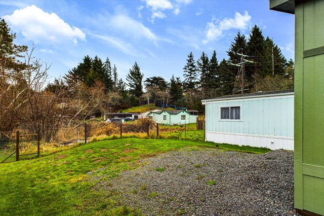 700 Sea Avenue 10, Eureka, CA 95503