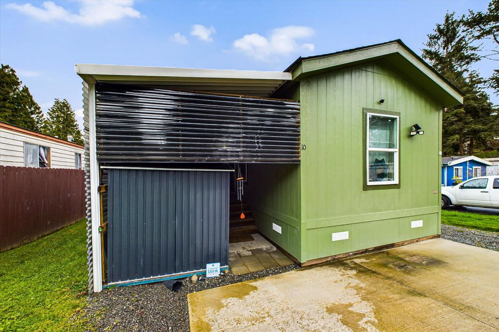 700 Sea Avenue 10, Eureka, CA 95503