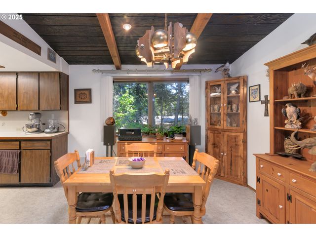 1931 OAK St, North Bend, OR 97459