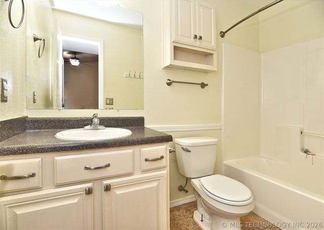 7842 E 132nd Street, Bixby, OK 74008