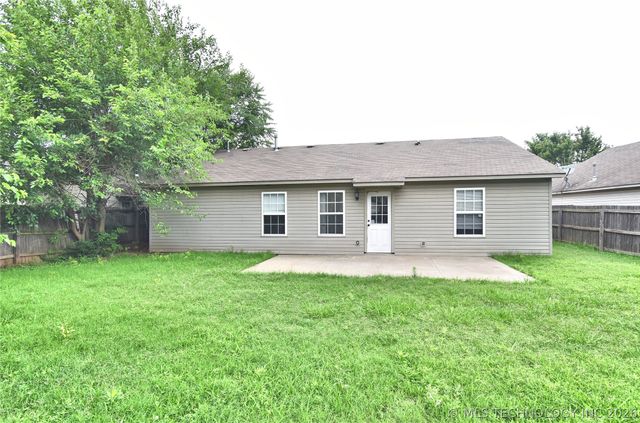 7842 E 132nd Street, Bixby, OK 74008