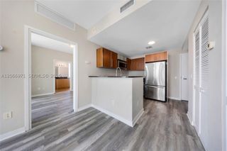 300 S Biscayne Blvd T-2911, Miami, FL 33131