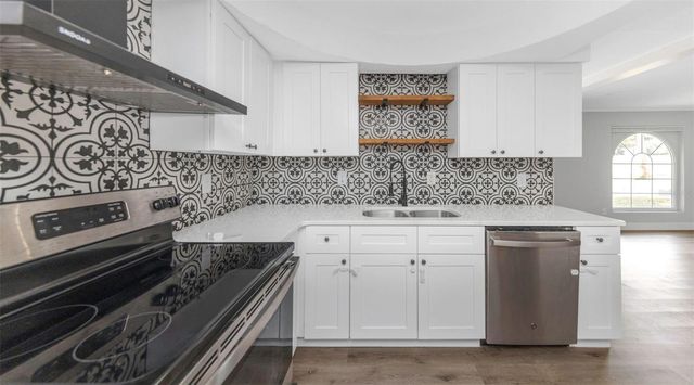 1920 N HIGHLAND AVENUE, Clearwater, FL 33755