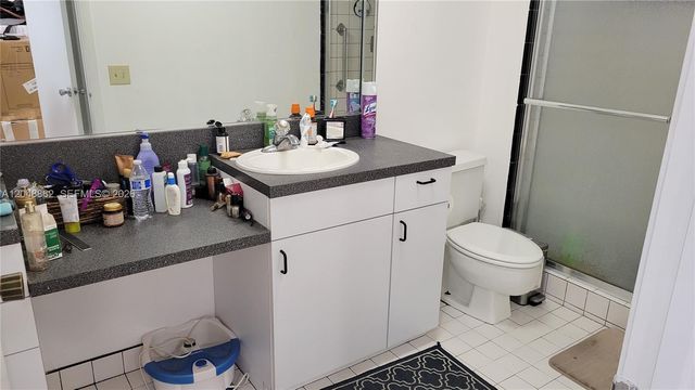 461 Ives Dairy Road 2042, Miami, FL 33179