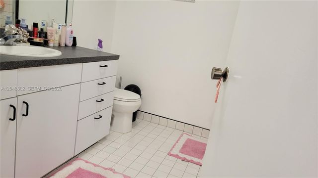 461 Ives Dairy Road 2042, Miami, FL 33179