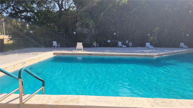 461 Ives Dairy Road 2042, Miami, FL 33179