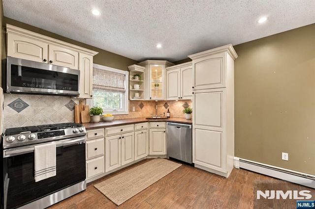 66 Avenue F, Lodi, NJ 07644