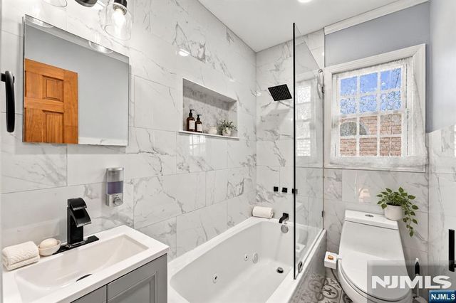 66 Avenue F, Lodi, NJ 07644