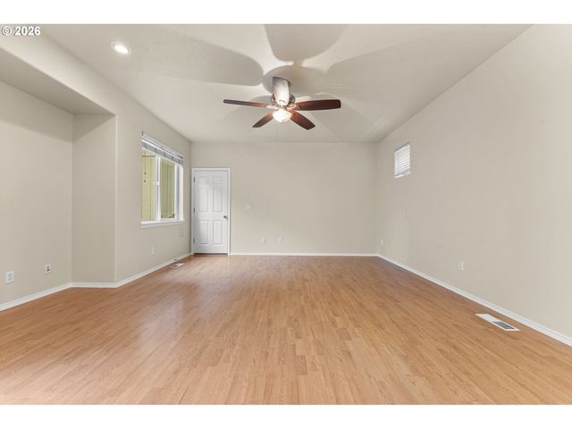 3527 Se SAN MARINO Ave, Hillsboro, OR 97123