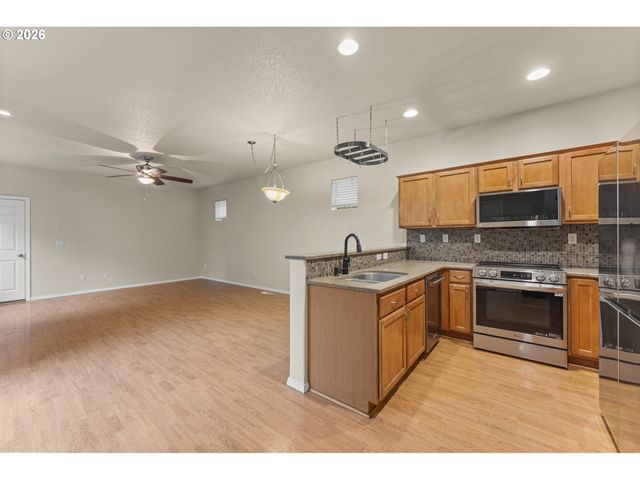 3527 Se SAN MARINO Ave, Hillsboro, OR 97123