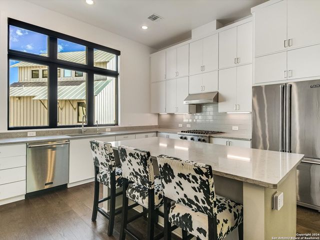 1226 S Presa St Unit 105, San Antonio, TX 78210
