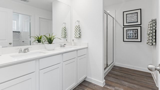 7616 Inwood Grove Lane, Houston, TX 77088