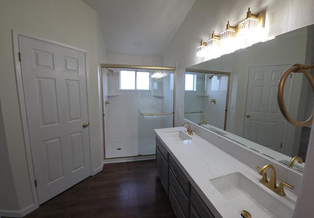 1680 Michele Way, Escalon, CA 95320