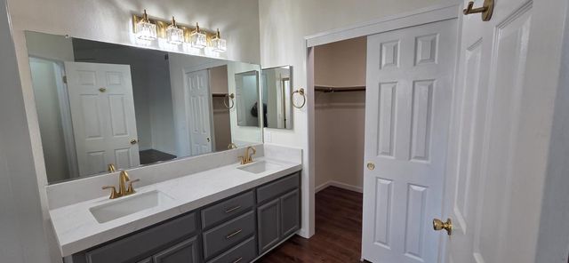 1680 Michele Way, Escalon, CA 95320