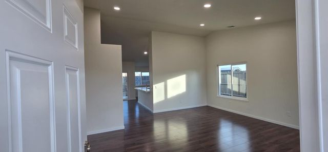 1680 Michele Way, Escalon, CA 95320