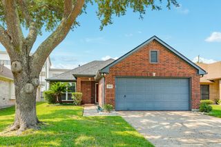 926 Peach Blossom Drive, Pearland, TX 77584