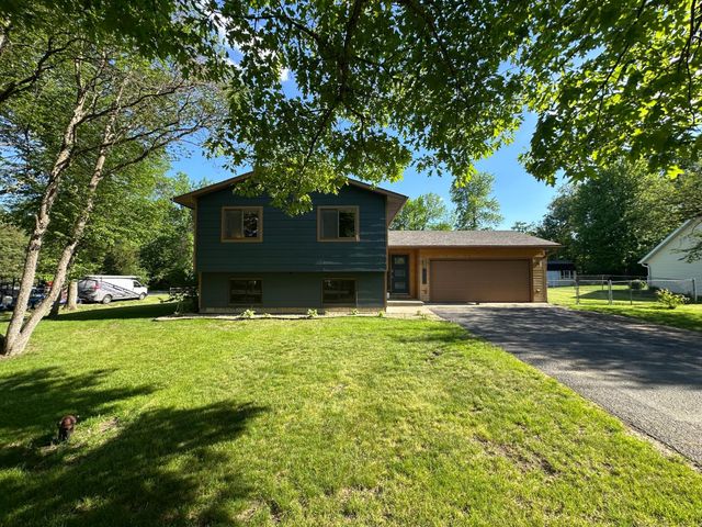 9557 Ironwood Drive, Saint Joseph, MN 56374
