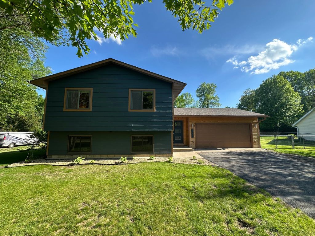 9557 Ironwood Drive, Saint Joseph, MN 56374