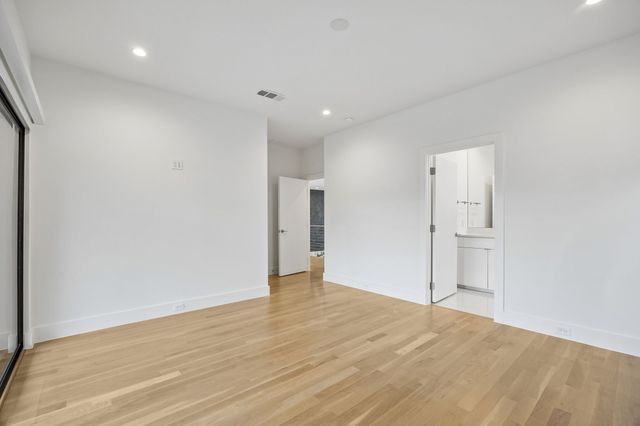 6958 Coronado Avenue, Dallas, TX 75214