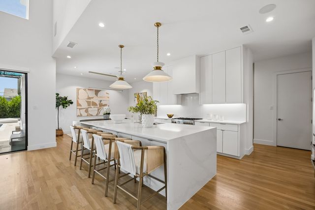 6958 Coronado Avenue, Dallas, TX 75214